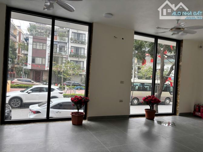 CHO THUÊ NHÀ  LÔ GÓC 2 MẶT TIỀN RỘNG, NGÕ 291 NGÔ XUÂN QUẢNG, TRÂU QUỲ, GIA LÂM, HÀ NỘI - 2