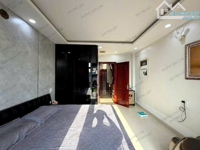 BÁN NHÀ HOÀNG QUỐC VIỆT 54m2 × 6T. GARA Ô TÔ + 2 Ô TÔ TRÁNH ĐỖ + 2 THOÁNG + VĂN PHÒNG