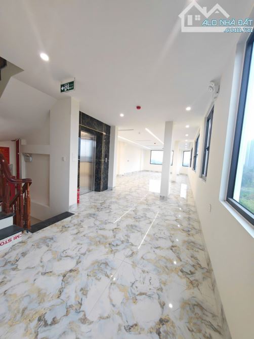 MẶT PHỐ LỚN 80M2X8T, LÔ GÓC XÂY MỚI ĐẲNG CẤP