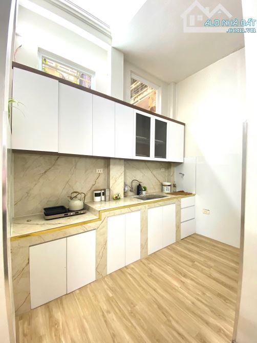 BÁN GẤP NHÀ 35M 4 TẦNG TRẦN QUỐC TOẢN NHỈNH 10 Tỷ