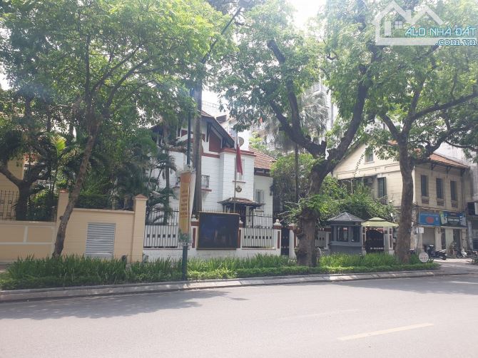 Bán Siêu phẩm mặt phố Lý Nam Đế lô góc 75m vỉa hè, KD đỉnh cao, 60 tỷ Hoàn Kiếm