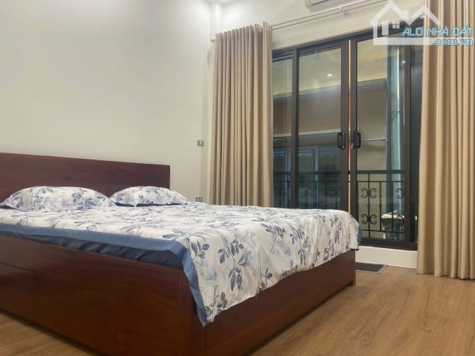 Bán Vội! nhà Cầu Giấy gần 50m2- 10m ra phố- 2 thoáng giá 15.x tỷ