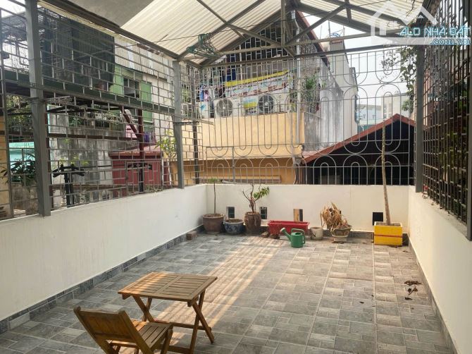 Bán Vội! nhà Cầu Giấy gần 50m2- 10m ra phố- 2 thoáng giá 15.x tỷ