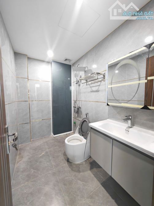 MẶT PHỐ LỚN 80M2X8T, LÔ GÓC XÂY MỚI ĐẲNG CẤP