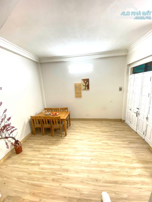 BÁN GẤP NHÀ 35M 4 TẦNG TRẦN QUỐC TOẢN NHỈNH 10 Tỷ