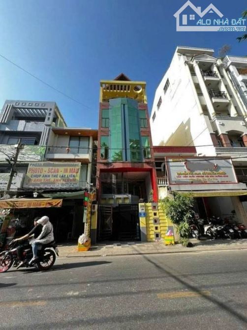 Bán nhà 4,5 tầng mặt tiền 57 Nguyễn Minh Hoàng,P12,Q Tân Bình cũ nay thuộc phường Bảy Hiền