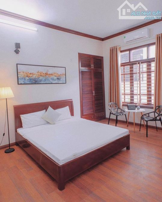 Bán khách sạn mặt phố Gia Ngư Hoàn Kiếm 500m2 13 tầng mặt tiền 20m 1400 tỷ 5 sao thuê 50tỷ