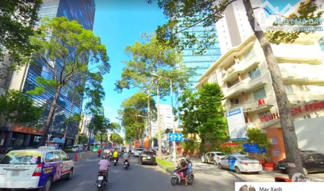 Bán nhà mặt phố Trần Hưng Đạo Hoàn Kiếm 430m2, MT 11m Giá bán chỉ 700tr/m2