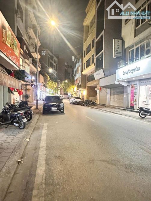 Bán nhà mặt phố đường Bưởi- Chủ cần tiền gấp nên bán gấp căn nhà- Giá quá hời !