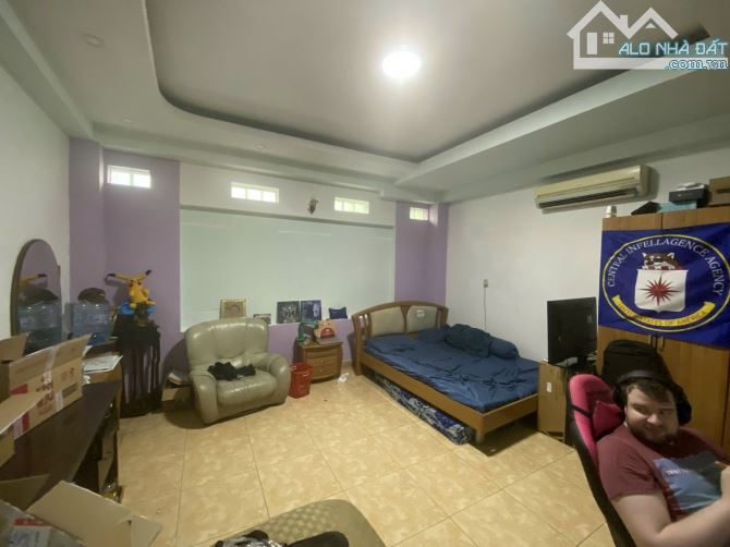 Bán nhà 4,5 tầng mặt tiền 57 Nguyễn Minh Hoàng,P12,Q Tân Bình cũ nay thuộc phường Bảy Hiền