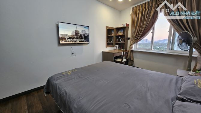 cho thuê căn hộ 3 phòng ngủ cao cấp - 2