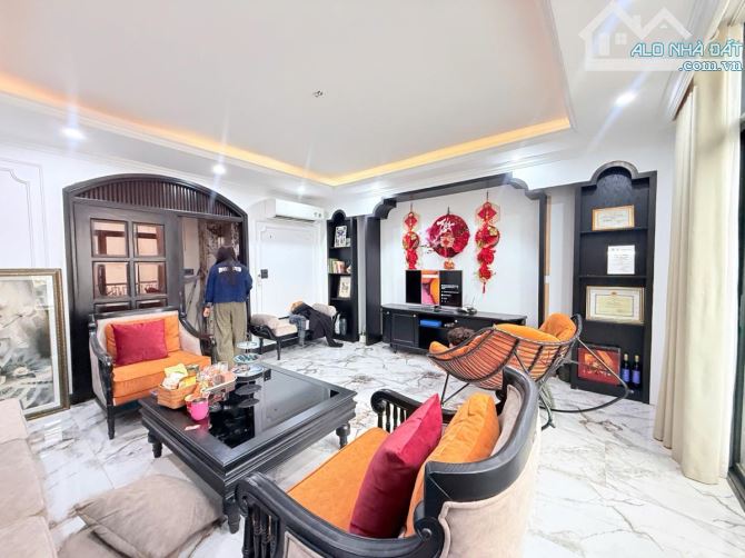 SIÊU PHẨM HOT 7T THANG MÁY SÁT PHỐ ĐỒNG CỔ TÂY HỒ Ô TÔ VÀO NHÀ DT 35M2 MT 5.5M 17 TỶ