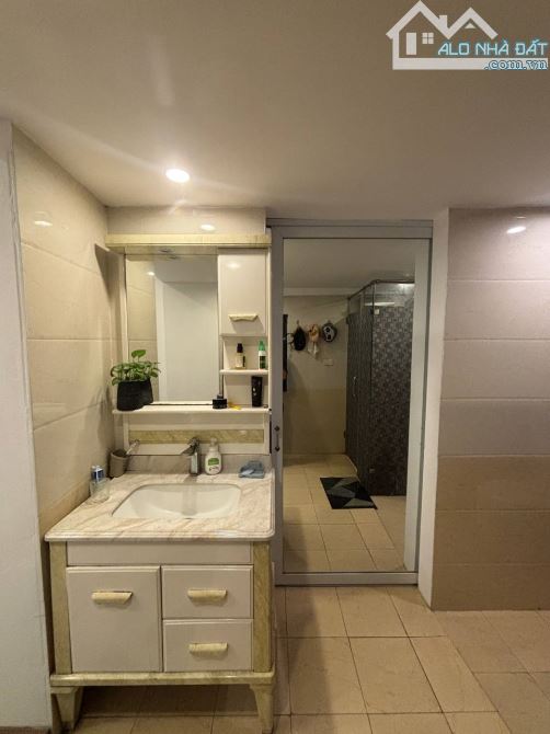 Bán nhà Giang Văn Minh 39m2, nhà đẹp ở ngay, khu phân lô, vài bước ra phố giá chỉ 9,5 tỷ