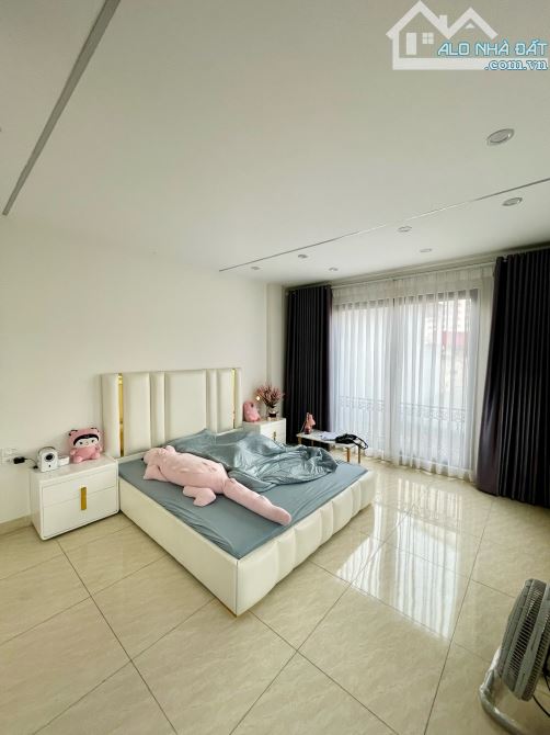 Bán nhà Đội Cấn 40m2, dân xây chắc chắn, vị trí siêu đỉnh, SH quay đầu giá chỉ 7,9 tỷ