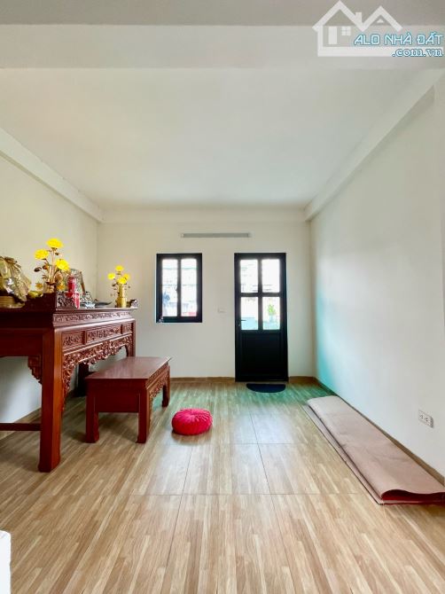 Bán nhà Đội Cấn 40m2, dân xây chắc chắn, vị trí siêu đỉnh, SH quay đầu giá chỉ 7,9 tỷ