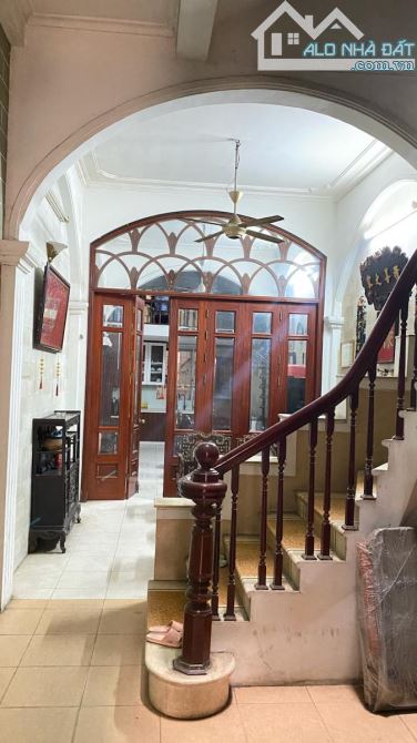 Bán nhà Thuốc Bắc hoàn kiếm phố 2 chiều vỉ hè rộng giá tốt ô chờ thang máy pháp lý chuẩn D