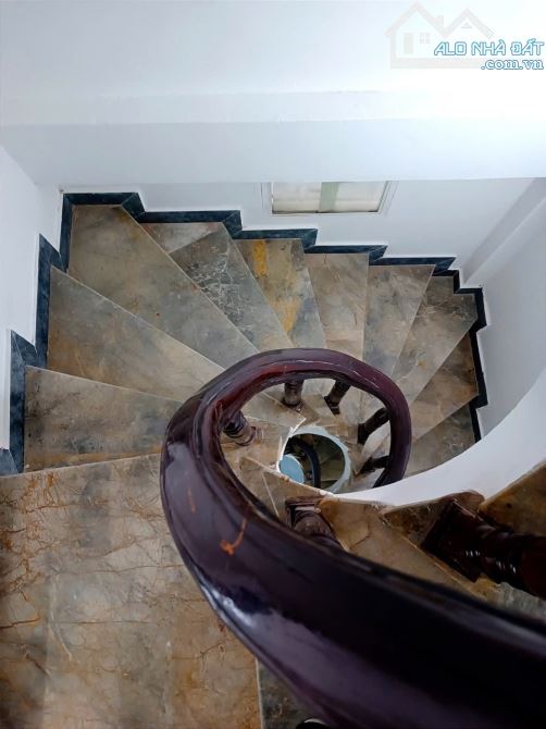 CẦN BÁN GẤP NHÀ XÓM HẠ HỒI HOÀN KIẾM 5 TẦNG MT 5.3M GIÁ 10 TỶ OTO 10 M