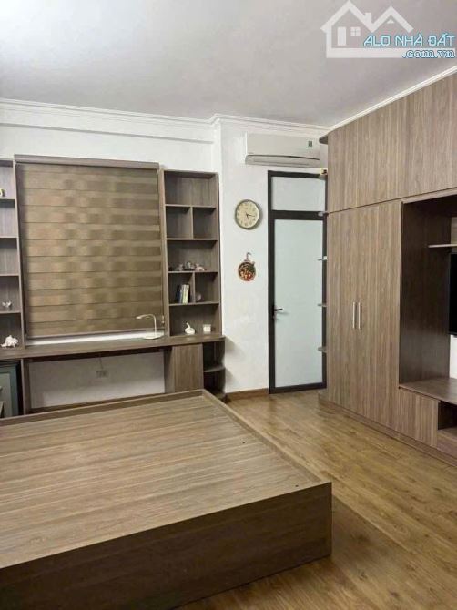 Bán nhà Đội Cấn 40m2, lô góc 2 thoáng, vài bước ra ô tô, dân xây chắc chắn giá chỉ 7,9 tỷ