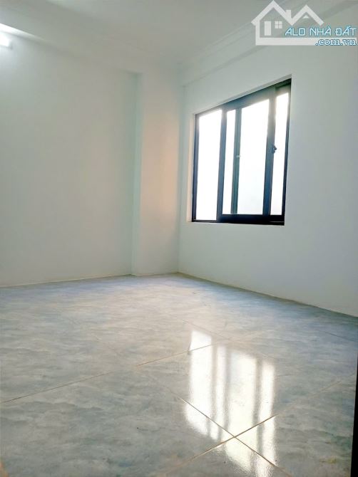 CẦN BÁN GẤP NHÀ XÓM HẠ HỒI HOÀN KIẾM 5 TẦNG MT 5.3M GIÁ 10 TỶ OTO 10 M