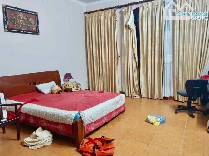 PHÂN LÔ TRẦN QUỐC HOÀN CẦU GIẤY 70M 5 TẦNG GARA Ô TÔ TRÁNH KINH DOANH 35 TỶ