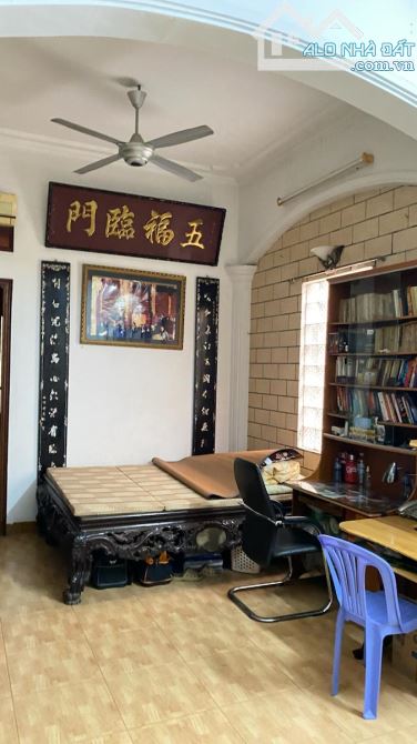 Bán nhà Thuốc Bắc hoàn kiếm phố 2 chiều vỉ hè rộng giá tốt ô chờ thang máy pháp lý chuẩn D