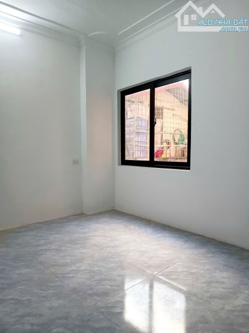 CẦN BÁN GẤP NHÀ XÓM HẠ HỒI HOÀN KIẾM 5 TẦNG MT 5.3M GIÁ 10 TỶ OTO 10 M