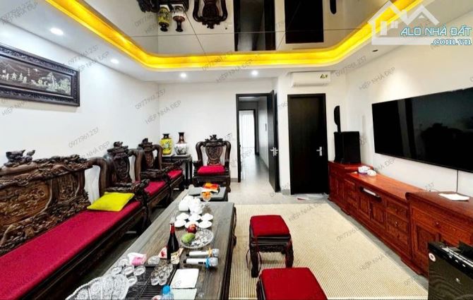 BÁN NHÀ MAI DỊCH 71m2 × 6T THANG MÁY × MT 5m. 2 Ô TÔ TRÁNH ĐỖ + VỈA HÈ + LÔ GÓC + V.PHÒNG