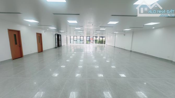 Siêu hiếm, toà vp mặt phố lô góc Phạm Văn Đồng Từ Liêm vỉa hè kinh doanh đỉnh 210m 70 tỷ - 1