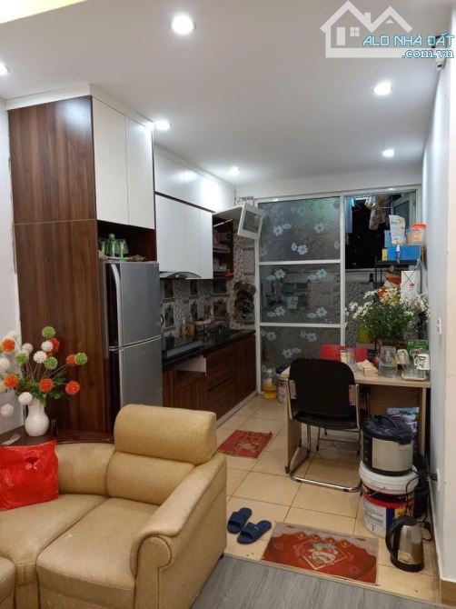 Bán căn Chung Cư Cao Cấp Xuân La 50m2 2 thang máy lô góc view hồ 5.57 tỷ