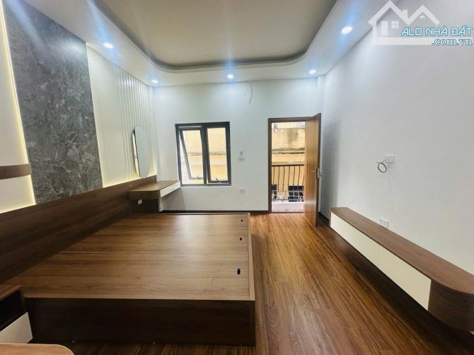 Hiếm! Nhỉnh 7 Tỷ Bán Nhà Thuỵ Khuê Tây Hồ- Sát Phố- Ngõ Thông- 30M - 5 Tầng- Mặt Tiền 4M