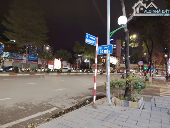 MẶT PHỐ HOÀNG QUỐC VIỆT CẦU GIẤY- VỈA HÈ RỘNG KD ĐỈNH- DT 52m2/c4/GIÁ 12 TỶ