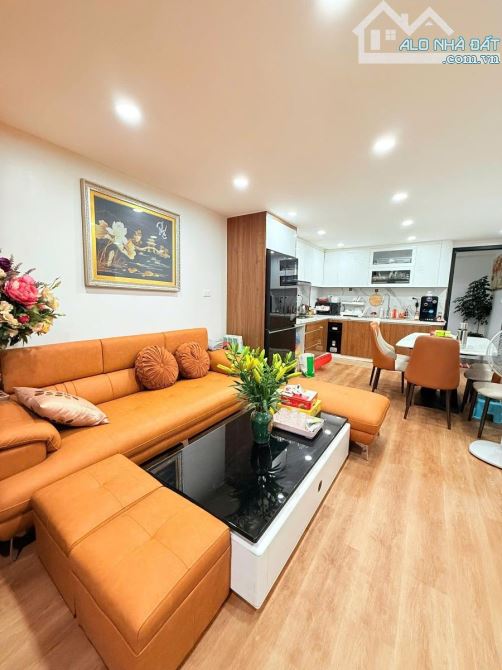 PHÂN LÔ PHAN VĂN TRƯỜNG, ĐH SƯ PHẠM, 2 MẶT TIỀN OTO NGÕ THÔNG KINH DOANH, 42m 6 Tầng 17 Tỷ