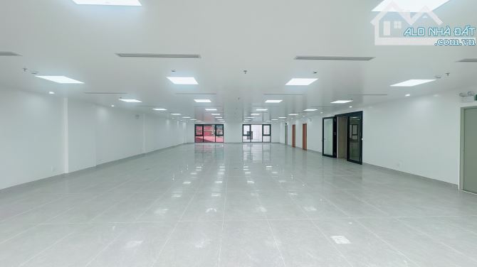 Siêu hiếm, toà vp mặt phố lô góc Phạm Văn Đồng Từ Liêm vỉa hè kinh doanh đỉnh 210m 70 tỷ - 3