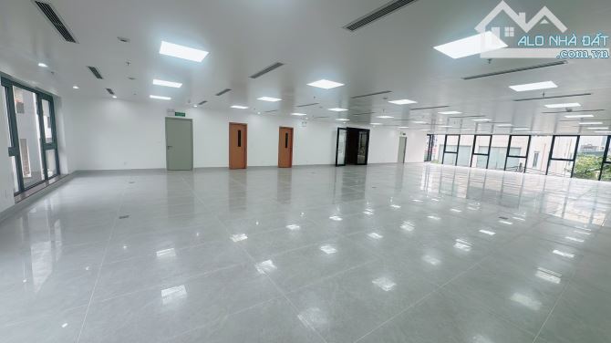 Siêu hiếm, toà vp mặt phố lô góc Phạm Văn Đồng Từ Liêm vỉa hè kinh doanh đỉnh 210m 70 tỷ - 5