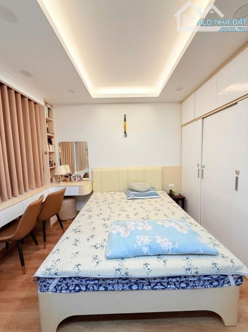 PHÂN LÔ PHAN VĂN TRƯỜNG, ĐH SƯ PHẠM, 2 MẶT TIỀN OTO NGÕ THÔNG KINH DOANH, 42m 6 Tầng 17 Tỷ