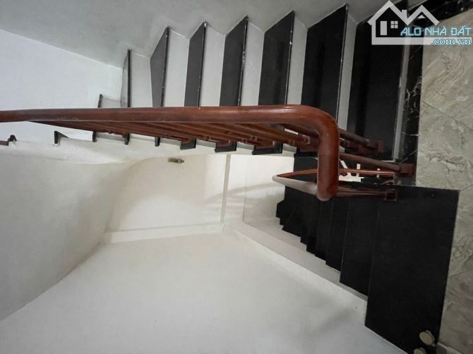 SIÊU PHẨM HOÀNG HOA THÁM BA ĐÌNH - NGÕ NÔNG GẦN PHỐ - KHU VỰC DÂN TRÍ CAO