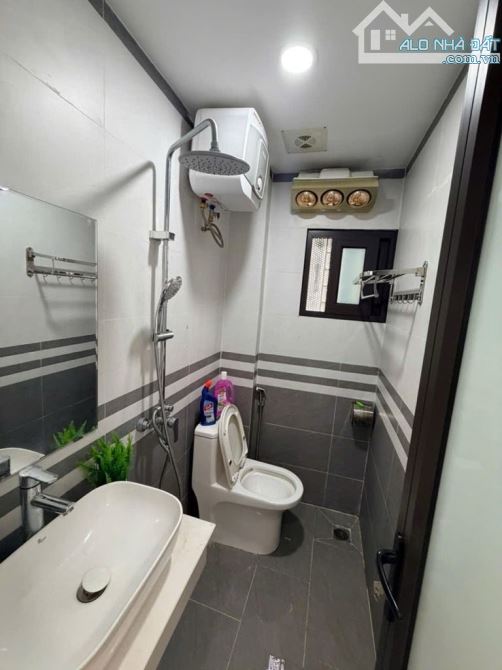 BÁN CCMN PHỐ THUỴ KHUÊ TÂY HỒ DT 50M 2 NGỦ NHỈNH 2TỶ VỊ TRÍ SIÊU THOÁNG HÀNG HIẾM