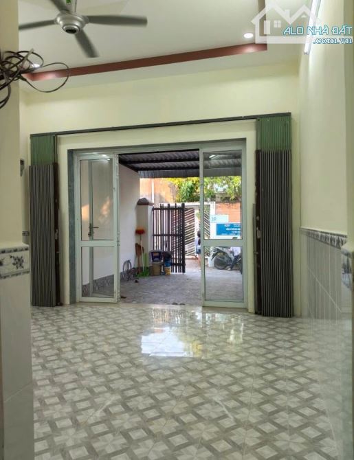 Chủ Cần Tiền  Cho con đi Du Học Bán Nhanh Căn nhà Ngay Tân Hiệp 6 Hóc Môn Sổ Hồng Riêng