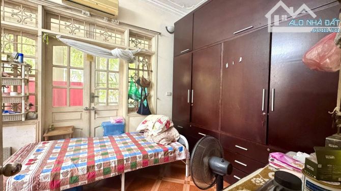 Siêu hiếm! Bán nhà Lý Nam Đế 60m2, 4 tầng, mặt tiền 12m, giá 30.5 tỉ, ô tô tránh, KD tốt