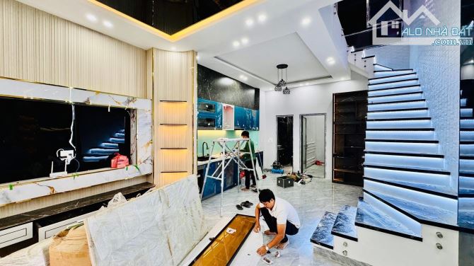 🔥 Nhà 3 tầng kiệt k251/.. Thái Thị Bôi . Thanh Khê DT :62 x3  Tầng 3 PN ,4 WC , - 2