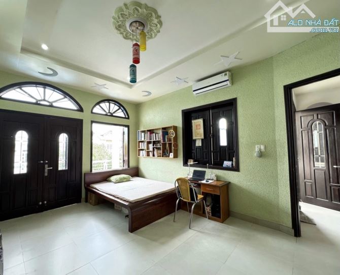 BIỆT THỰ _ MẶT TIỀN _ QUẬN 12 _ LÔ GÓC KHÔNG LỘ GIỚI _ 170M² - 2