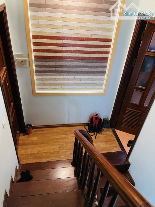 BÁN GẤP CĂN NHÀ.CẦU GIẤY 52M2- TRƯỚC NHÀ RỘNG 2,5M- 20M RA MẶT OTO TRÁNH KINH DOANH.