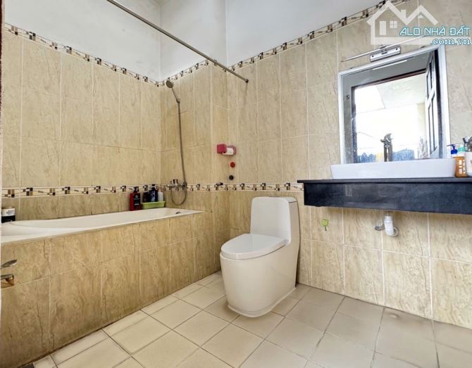 BIỆT THỰ _ MẶT TIỀN _ QUẬN 12 _ LÔ GÓC KHÔNG LỘ GIỚI _ 170M² - 4