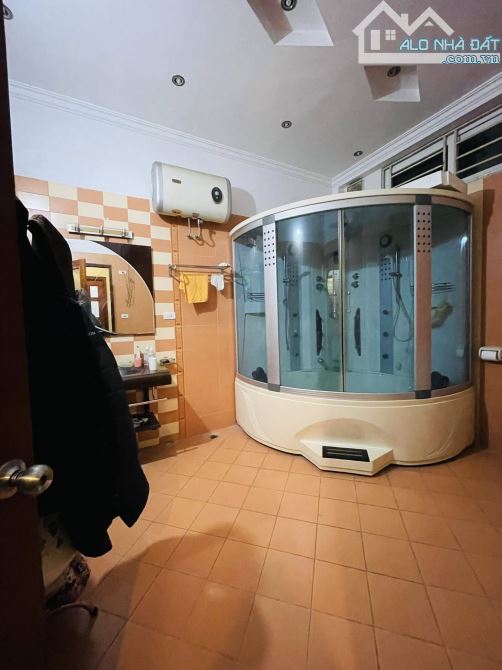 BÁN GẤP CĂN NHÀ.CẦU GIẤY 52M2- TRƯỚC NHÀ RỘNG 2,5M- 20M RA MẶT OTO TRÁNH KINH DOANH.