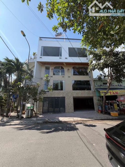 Bán nhà 4 tầng ngang 9m Mặt Tiền đường Âu Cơ trung tâm TP Nha Trang