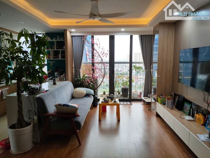 Cho thuê căn hộ chung cư Mandarin Hòa Phát 99 Tân Mai 90m2 3PN full đồ 17tr
