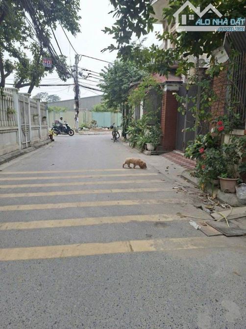 Bán nhà Đức Giang vinh Hưng HN 65m2 mt 5m oto cách nhà 5m nhỉnh 9 tỷ có thương lượng