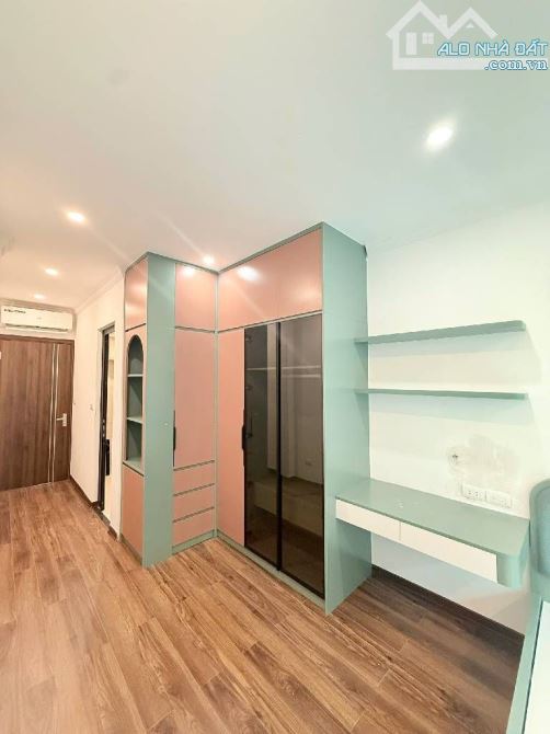 Bán nhà Văn Cao 45m2, lô góc 2 thoáng, gần ô tô, full nội thất giá chỉ 8,9 tỷ