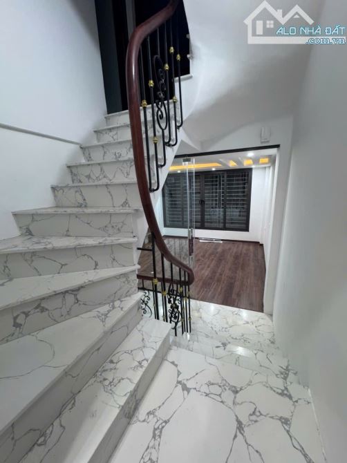 Bán nhà Đào Tấn 38m2, lô góc 2 thoáng, mặt ngõ thông, SH quay đầu giá chỉ 7,9 tỷ