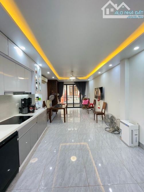Bán nhà 31m2 x 5 tầng Bát Khối - Đông Dư - Gia Lâm - 1